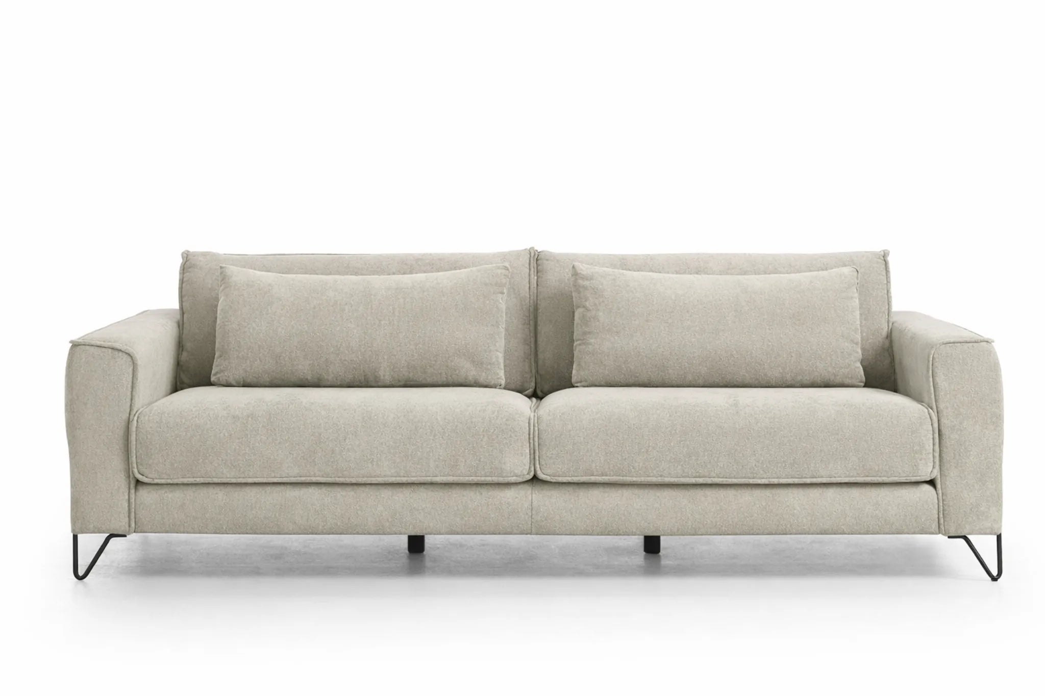Sofá chaise longe modelo Vissuto Coimbra en tono beige y patas bastidor metálico.
