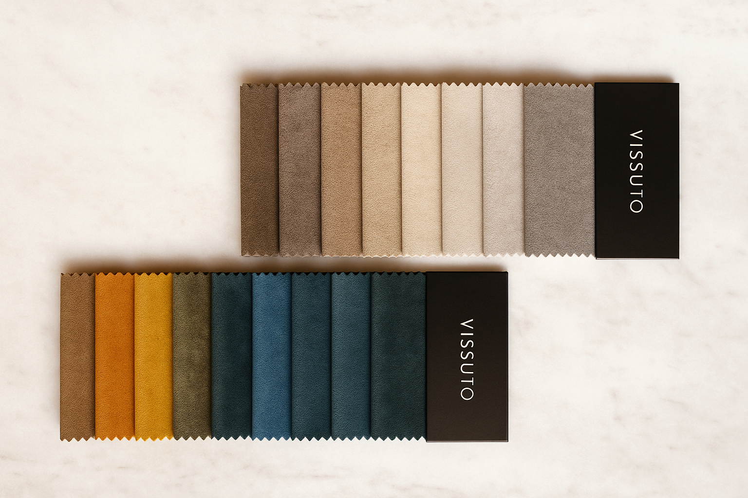 Dos muestrarios de tejidos Vissuto con diferentes colores: tonos beige y arena, y tonos azul, verde, petrol y mostaza